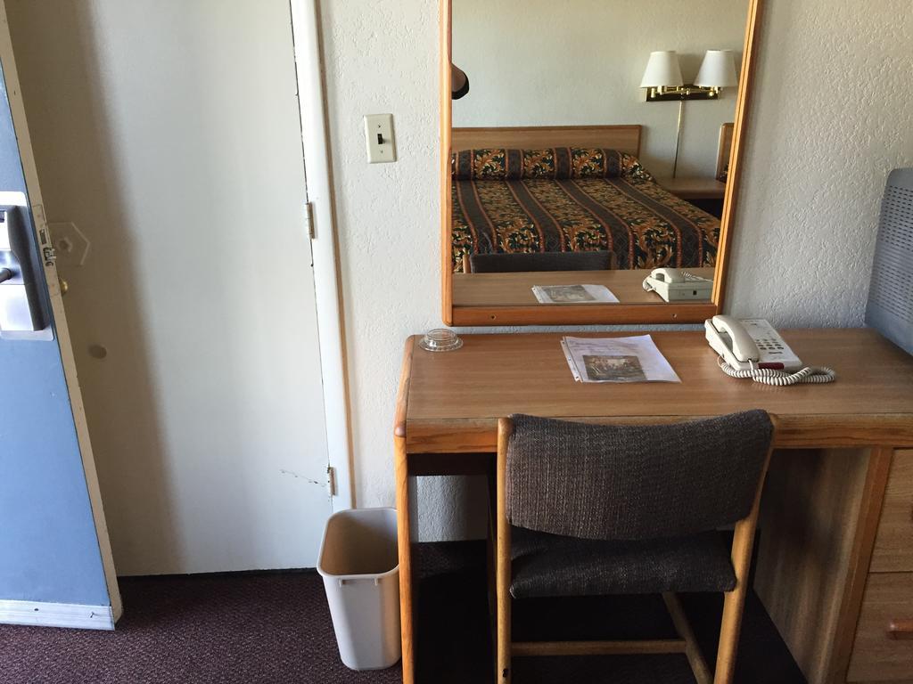Ez 8 Motel Airporter Phoenix Bilik gambar